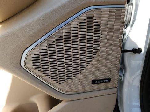 Certified 2022 Jeep Grand Cherokee Limited w/ MOPAR Finishing Package image 19