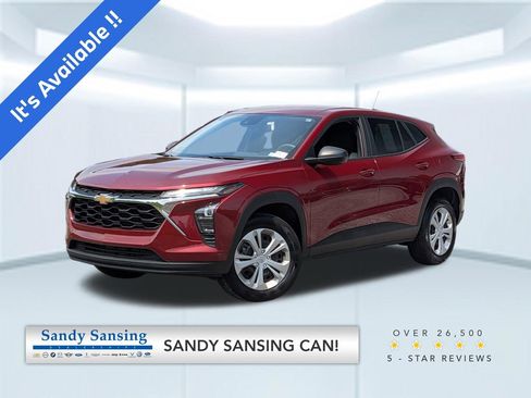 Used 2025 Chevrolet Trax LS FWD image 1