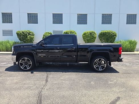 Used 2019 GMC Sierra 1500 SLE w/ Black Pack AWD/4WD image 5