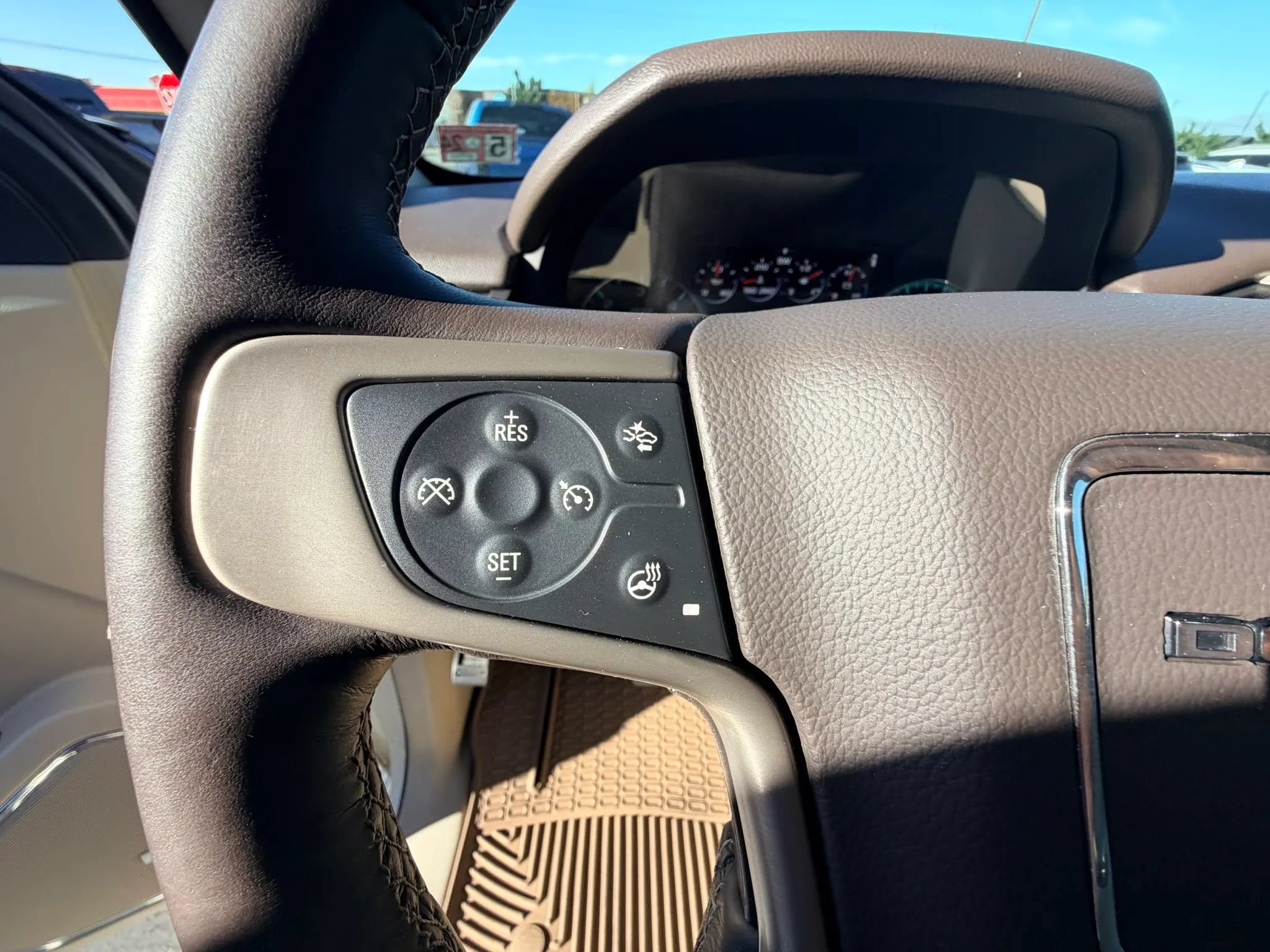 Used 2017 GMC Yukon Denali w/ Open Road Package AWD/4WD image 12