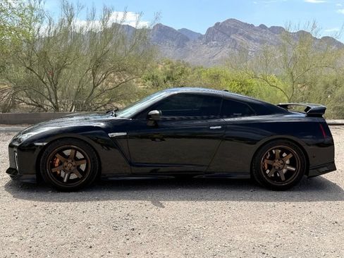 Used 2020 Nissan GT-R Premium w/ Premium Interior Package AWD/4WD image 34