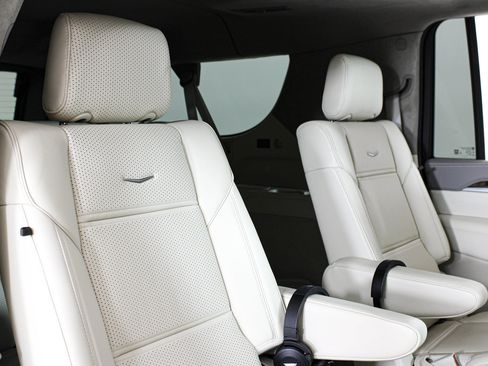 Used 2025 Cadillac Escalade ESV Sport Platinum RWD image 28