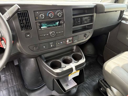 New 2025 GMC Savana 2500 w/ Driver Convenience Package RWD image 27