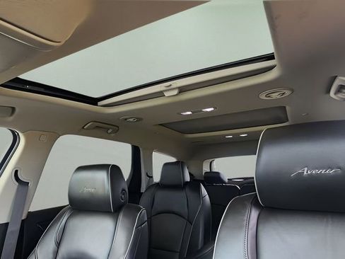 Used 2019 Buick Enclave Avenir FWD image 19