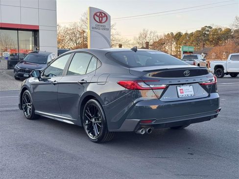Used 2025 Toyota Camry SE image 23