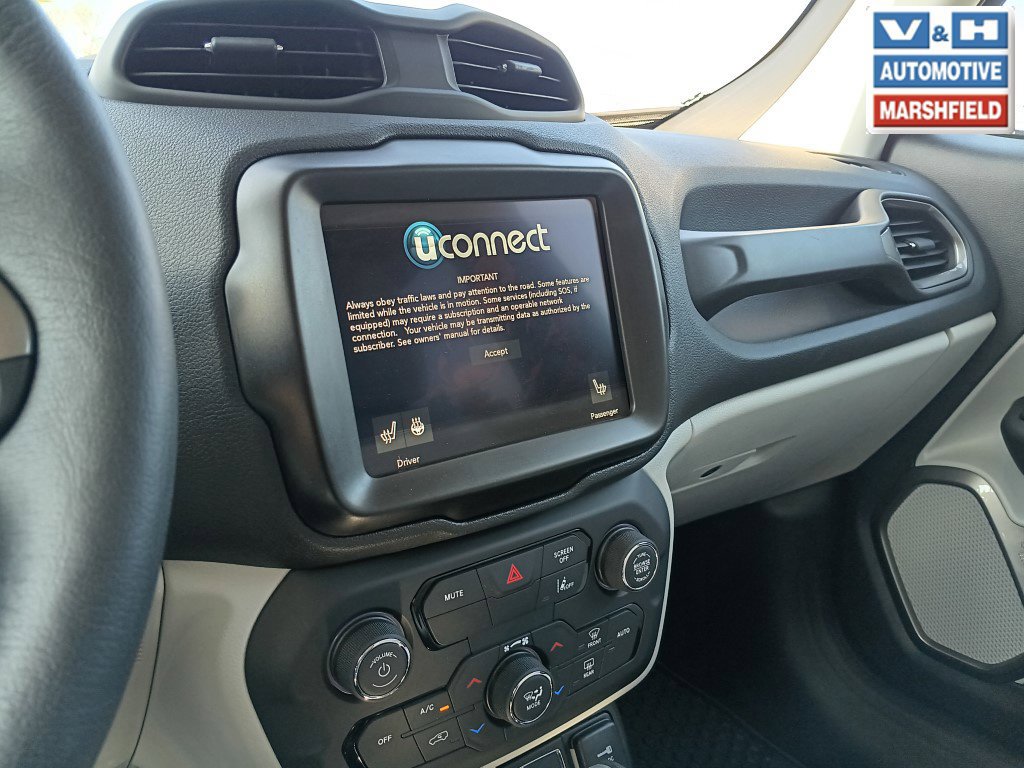 Used 2022 Jeep Renegade Latitude w/ Convenience Group AWD/4WD image 17