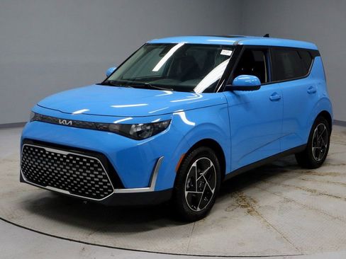 Used 2025 Kia Soul EX image 8