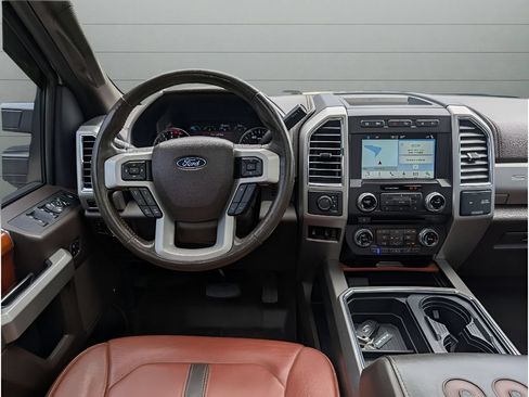 Used 2018 Ford F350 King Ranch w/ King Ranch Ultimate Package AWD/4WD image 32