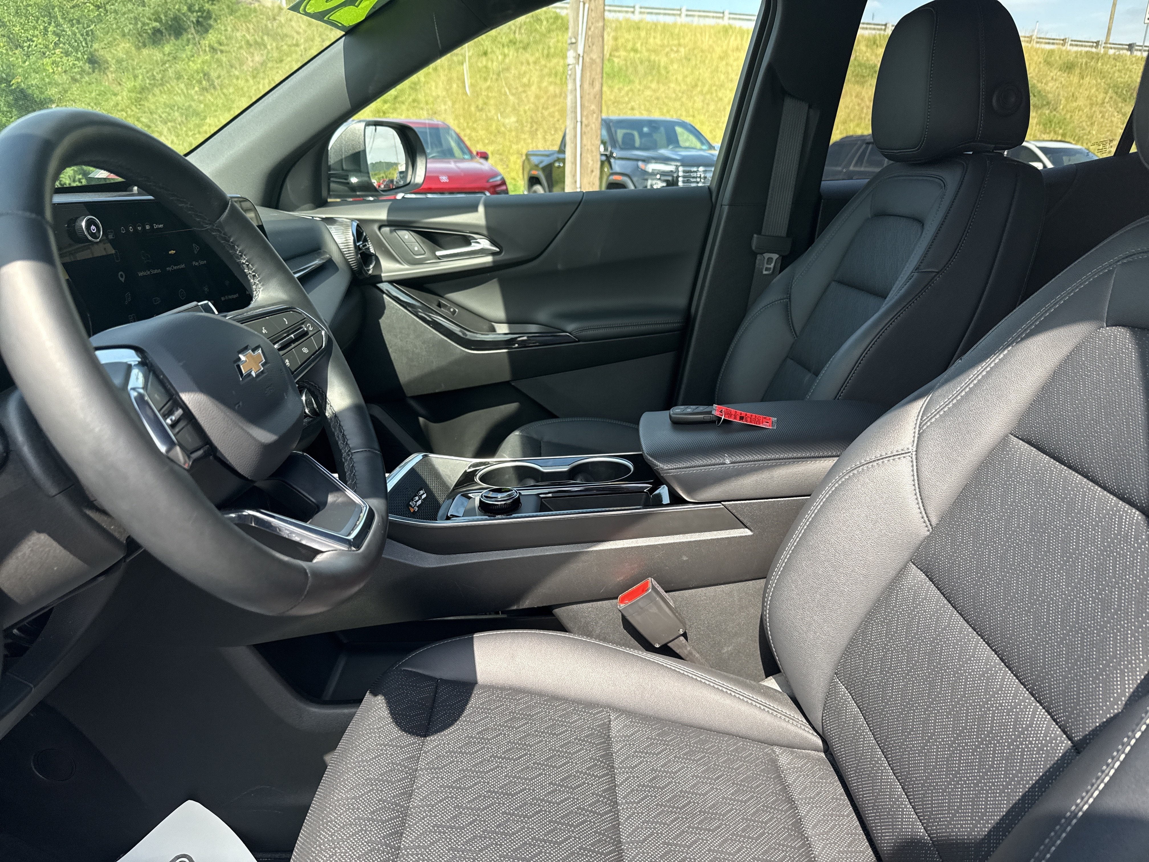 Used 2026 Chevrolet Equinox LT w/ Convenience Package II AWD/4WD image 12