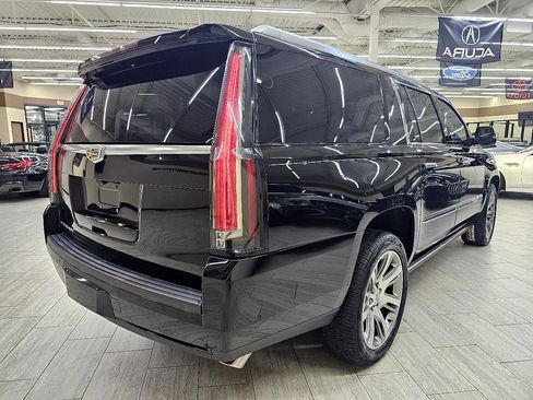 Used 2017 Cadillac Escalade ESV Premium Luxury image 7