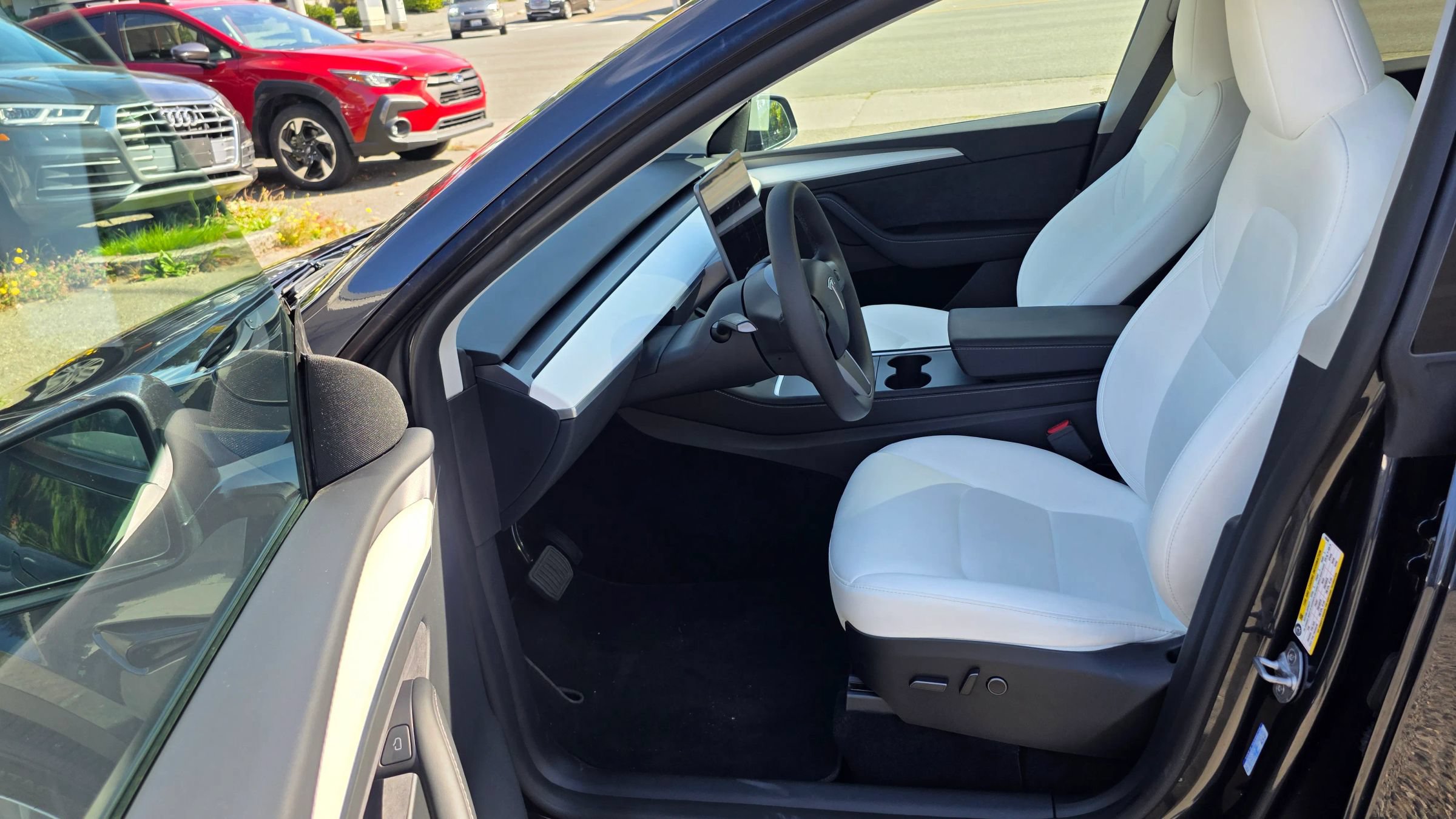 Used 2024 Tesla Model Y Long Range AWD/4WD image 10
