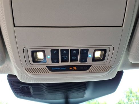 Used 2020 Ford Explorer XLT w/ Equipment Group 202A AWD/4WD image 19