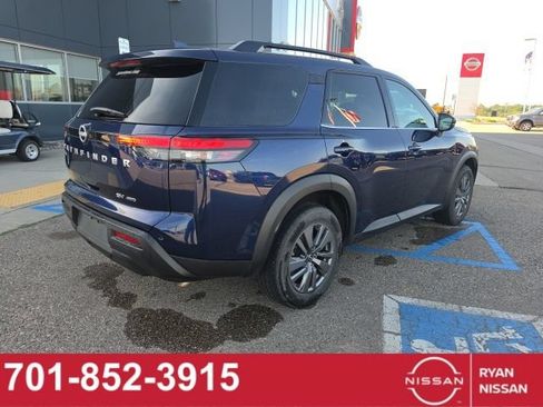 Used 2024 Nissan Pathfinder SV AWD/4WD image 6