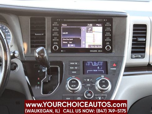 Used 2018 Toyota Sienna image 20
