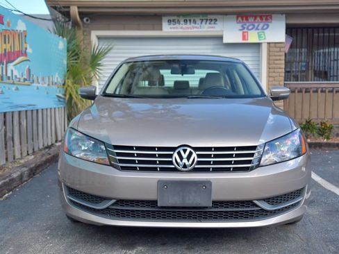 Used 2015 Volkswagen Passat TDI SE FWD image 2
