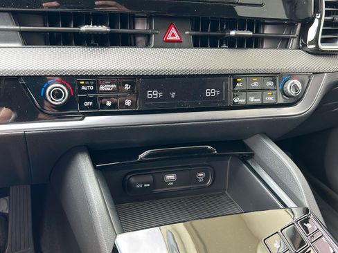 New 2025 Kia Sportage LX image 21