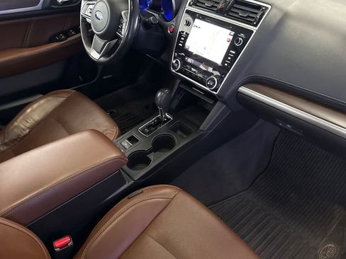 Used 2018 Subaru Outback 2.5i Touring w/ Popular Package #3 AWD/4WD image 15