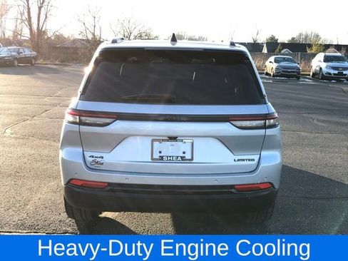 Used 2024 Jeep Grand Cherokee Limited w/ Black Appearance Package image 5