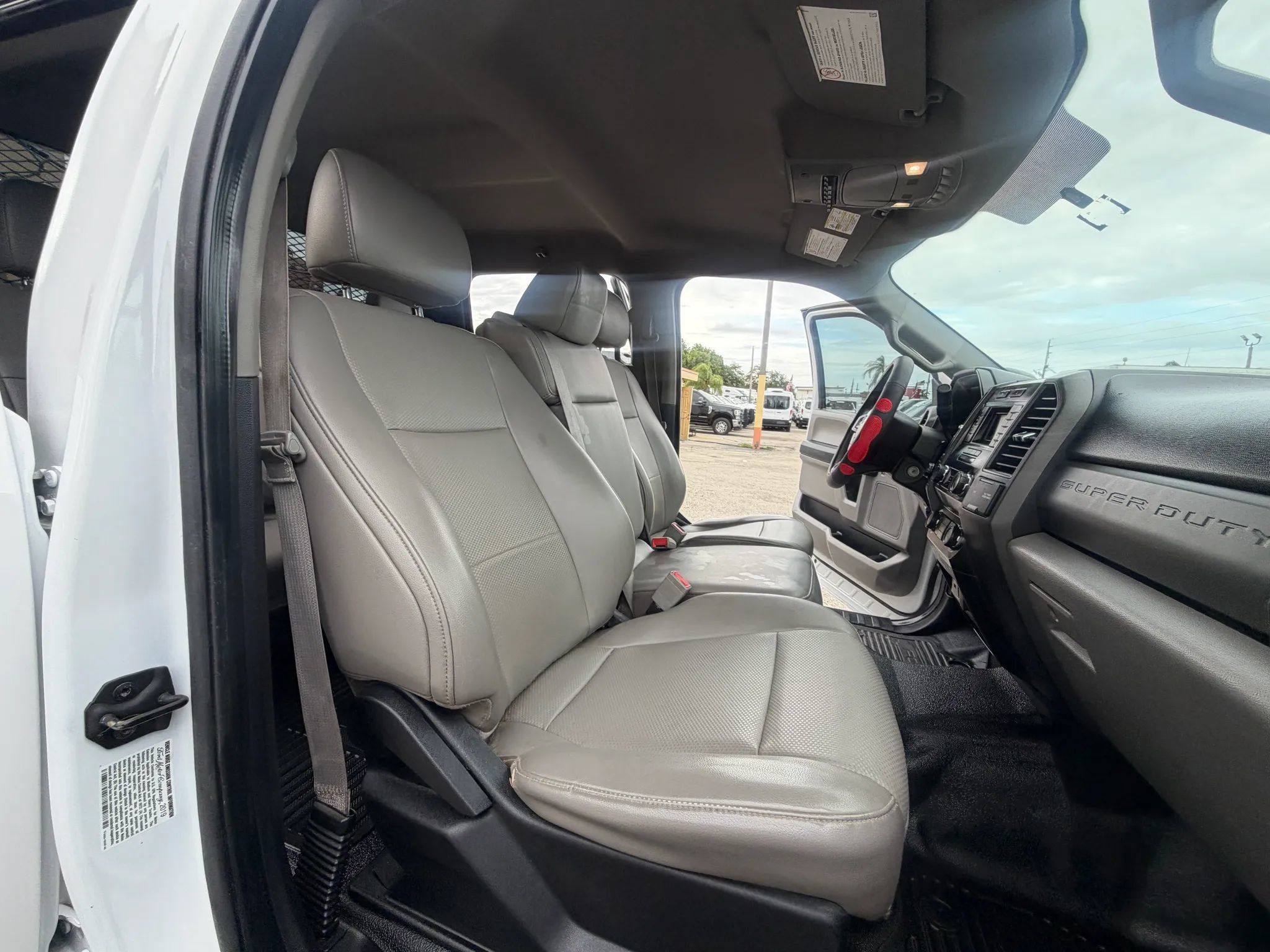Used 2019 Ford F350 4x4 Crew Cab XL DRW w/ Power Equipment Group image 21