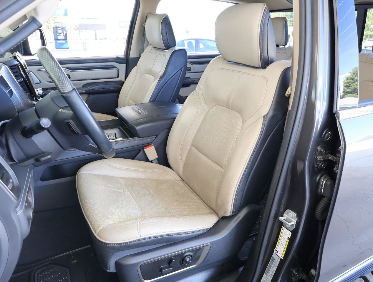 Used 2019 RAM 1500 Limited AWD/4WD image 14