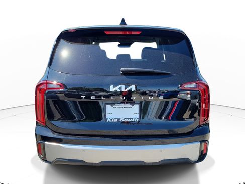 Used 2023 Kia Telluride LX FWD image 5