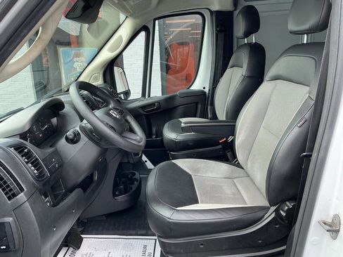 Used 2023 RAM ProMaster 2500 FWD image 9