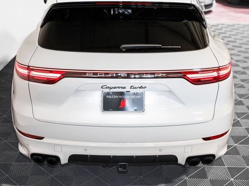 Used 2019 Porsche Cayenne Turbo image 8