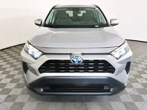 Used 2022 Toyota RAV4 XLE w/ Convenience Package FWD image 8