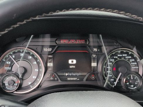 Used 2022 RAM 1500 Laramie AWD/4WD image 9