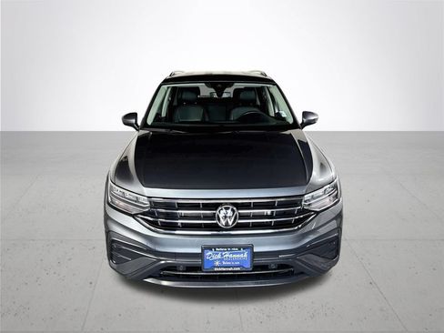 Used 2023 Volkswagen Tiguan SE FWD image 4