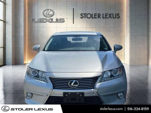 Used 2013 Lexus ES 350 w/ Luxury Pkg FWD image 2