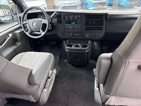 Used 2025 Chevrolet Express 3500 LT w/ LT Preferred Equipment Group RWD image 24