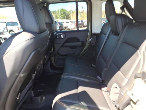 Used 2025 Jeep Wrangler Unlimited Rubicon 392 AWD/4WD image 8