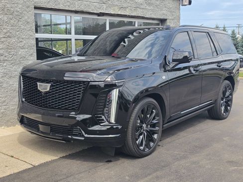 Used 2026 Cadillac Escalade Platinum Sport AWD/4WD image 1