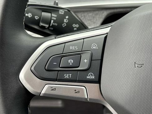 Used 2025 Volkswagen Tiguan S image 8