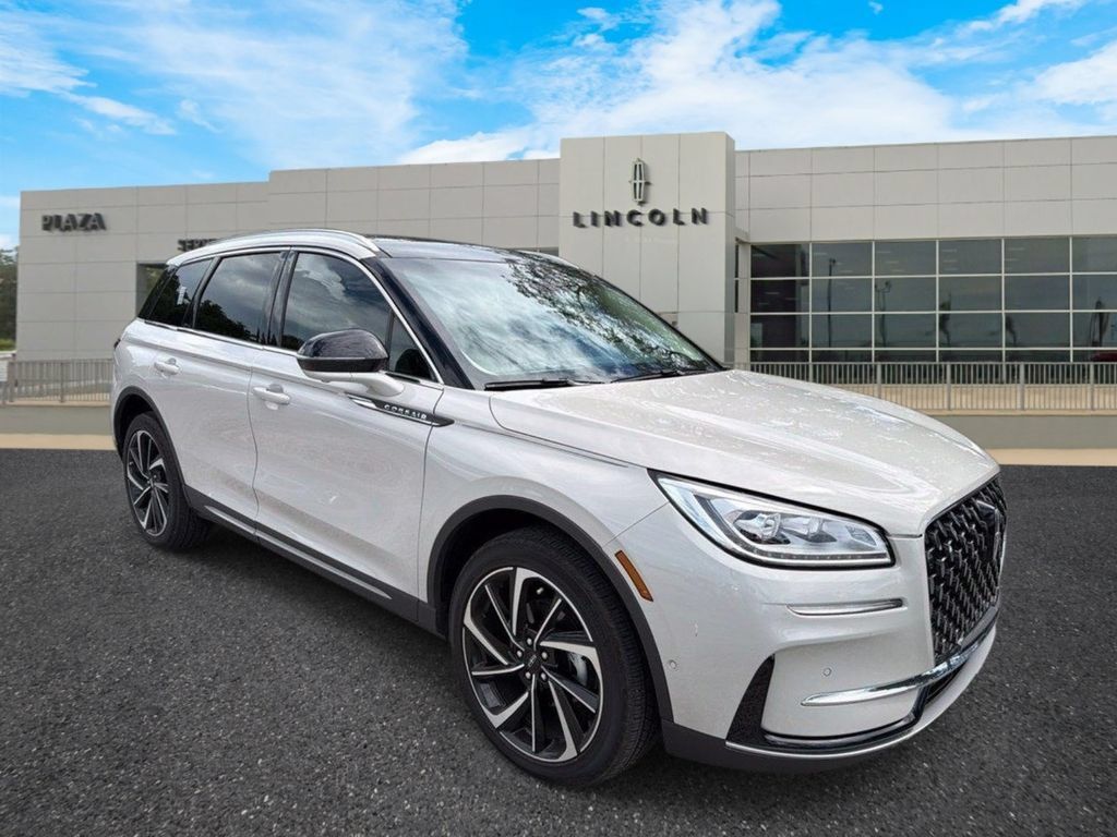 Used 2023 Lincoln Corsair Reserve w/ Equipment Group 202A FWD image 1