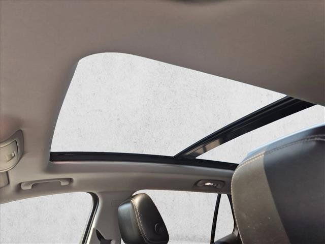 Used 2022 GMC Terrain SLT FWD image 16