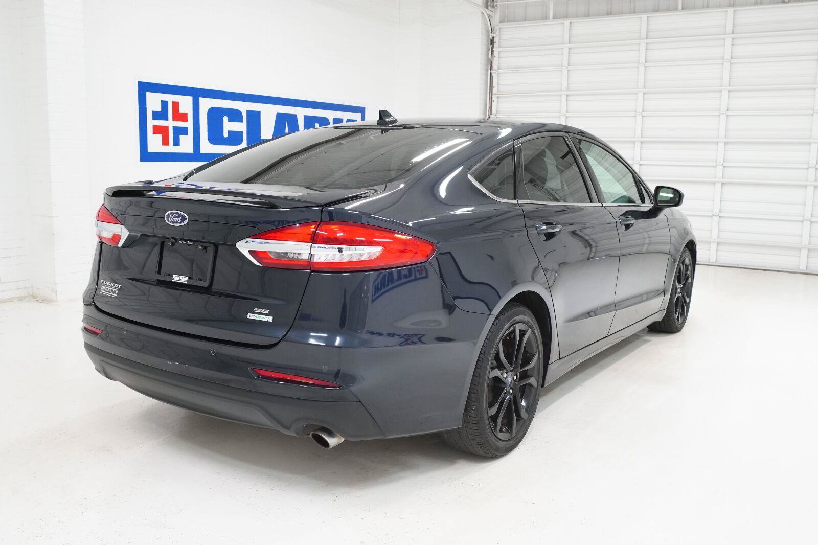 Used 2020 Ford Fusion SE w/ Equipment Group 151A FWD image 24