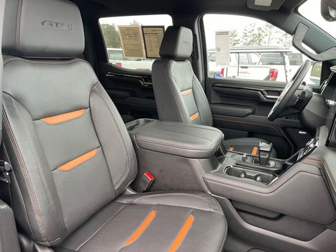 Used 2024 GMC Sierra 1500 AT4 w/ Technology Package image 31