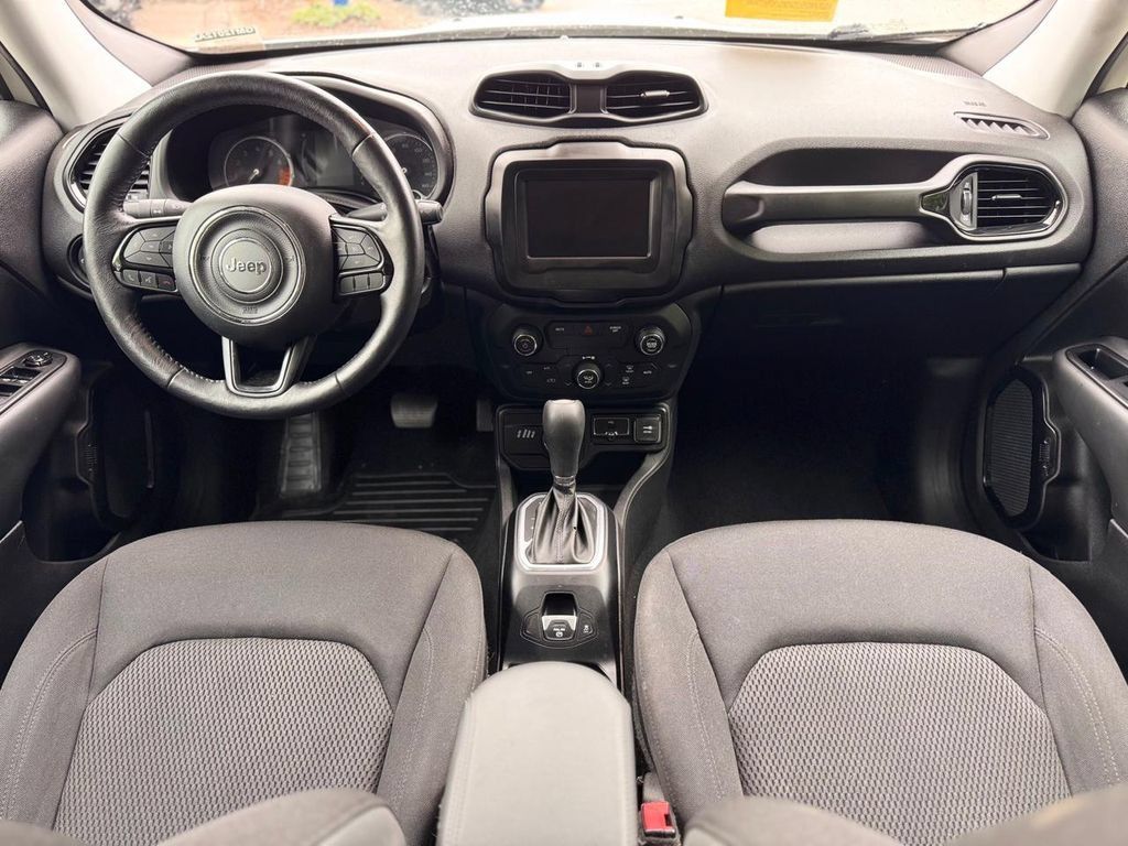 Used 2018 Jeep Renegade Altitude AWD/4WD image 13