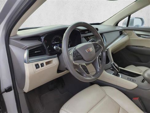 Used 2018 Cadillac XT5 Luxury image 11