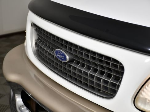 Used 1998 Ford Expedition Eddie Bauer RWD image 11