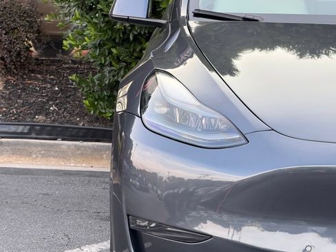 Used 2021 Tesla Model Y Long Range AWD/4WD image 4