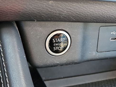 Used 2021 Nissan Rogue SL w/ Premium Package FWD image 18