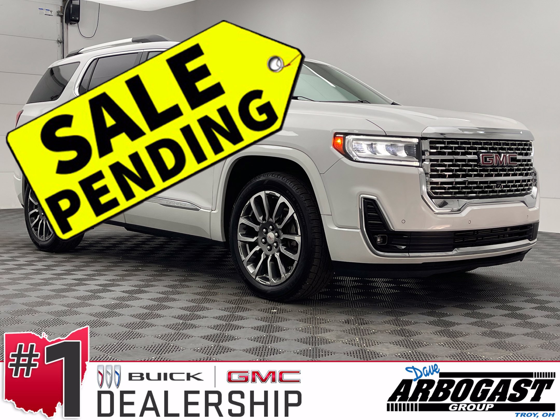 Used 2020 GMC Acadia Denali w/ Technology Package FWD image 1