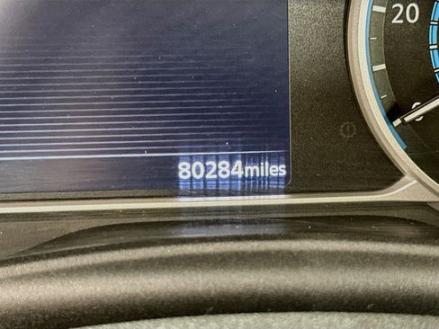 Used 2019 Nissan Leaf SV w/ SV Technology Package FWD image 19