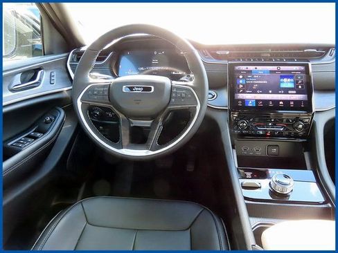 New 2025 Jeep Grand Cherokee L Limited image 12