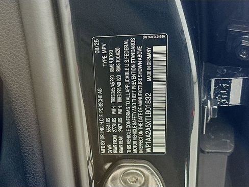 Certified 2026 Porsche Macan AWD/4WD image 33