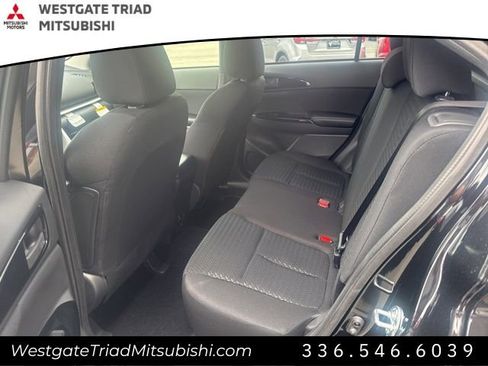 New 2025 Mitsubishi Eclipse Cross LE image 13