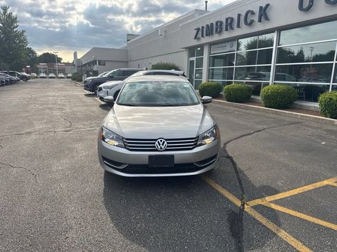 Used 2013 Volkswagen Passat 2.5 S FWD image 3